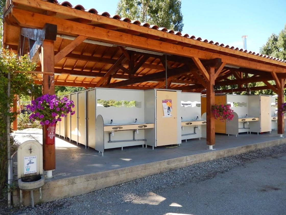 Hotel Les Chapelains Saillans  Esterno foto